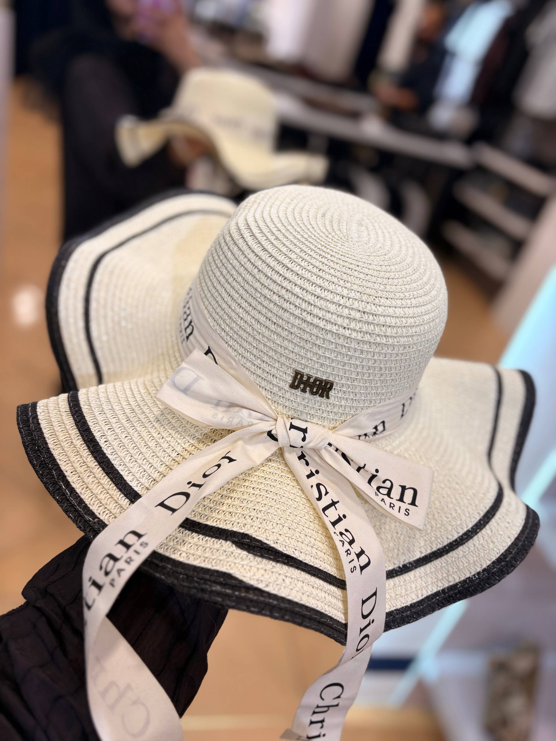 کلاه Dior